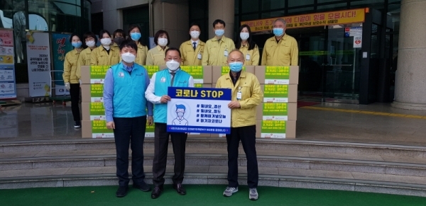 국민건강보험공단 인천경기지역본부가 경산시청과 청도군청을 방문해 격려물품을 전달했다