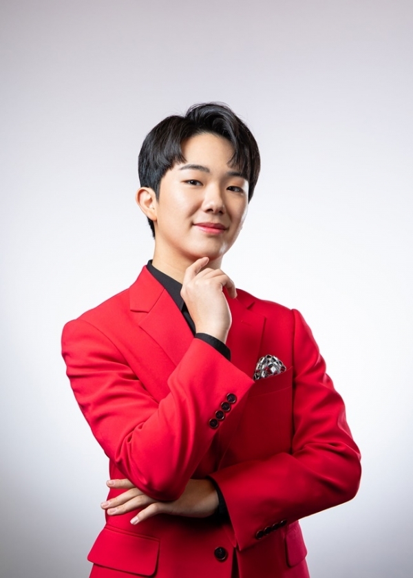 트로트가수 남승민. 쇼플레이
