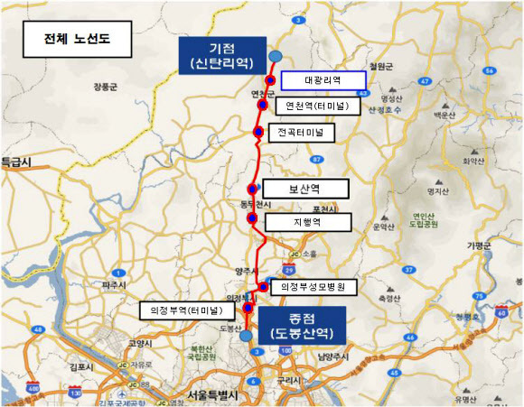 연천군이 경원선 신탄리역과 도봉산역을 연결하는 경기도형 준공영제 G2001번 광역버스가 다음 달 1일 운행을 시작한다고 24일 밝혔다. G2001번 버스는 신탄리역을 출발해 대광리역, 연천터미널, 전곡터미널, 동두천 보산역과 지행역, 의정부 성모병원, 의정부터미널, 의정부역, 회룡역, 망월사역을 거쳐 도봉산역 환승센터까지 운행한다. 사진은 G2001번 광역버스 노선도. 연천군 제공=연합뉴스