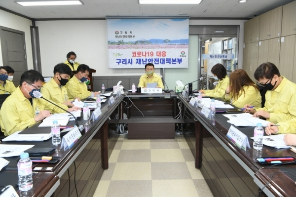 요양원 등 표본검사를 강조하는 구리시재난안전대책본부장인 안승남 구리시장
