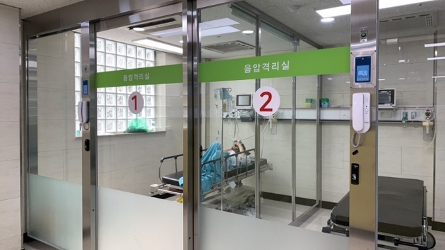 현대병원이 최근 추가 신설한 호흡기환자 대상 음압격리병실. 현대병원 제공