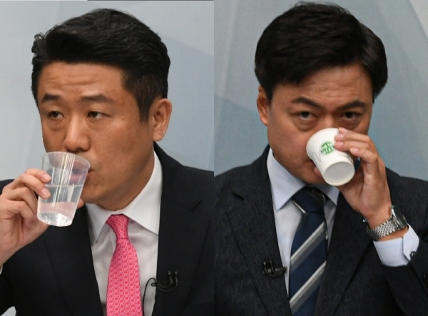 제21대 국회의원선거 평택시을 선거구 후보자 토론회가 열린 5일 오후 티브로드 기남방송 스튜디오에서 (왼쪽부터)미래통합당 유의동 후보와 더불어민주당 김현정 후보가 긴장한 듯 물을 마시고 있다.조주현기자