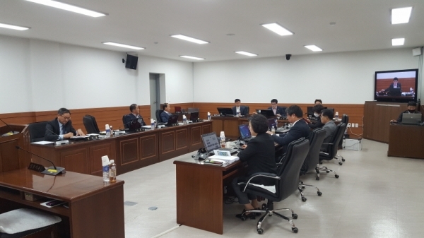 남양주시의회가 20일 코로나19 재난긴급지원금 추가경정 예산을 심의하고 있다.