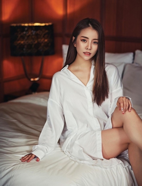 가수 설하윤 HIM 화보 이미지. HIM