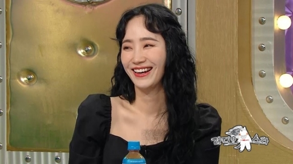 '라디오스타'에 출연한 가수 핫펠트. MBC
