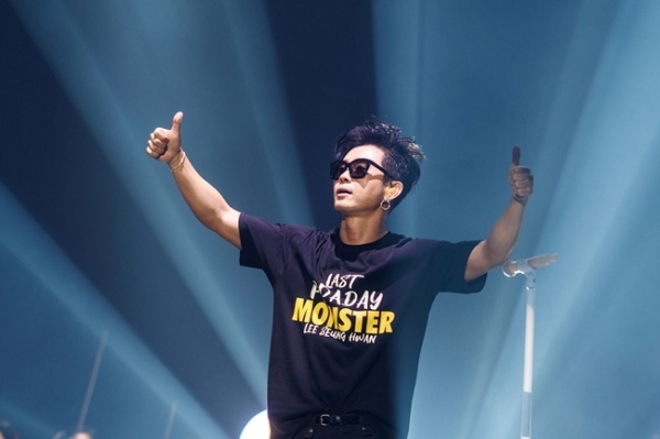 가수 이승환. 드림팩토리