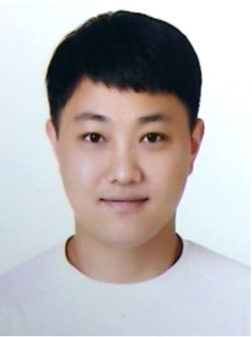 전북 전주와 부산에서 실종된 여성 2명을 살해한 혐의로 구속된 피의자 최신종(31)의 신상이 20일 공개됐다. 전북지방경찰청은 이날 오후 2시부터 경찰 내부위원 3명과 변호사, 대학교수 등 외부위원 4명 등으로 구성된 신상정보공개 심의위원회를 열고 최신종의 얼굴과 나이 등 신상을 공개하기로 결정했다. 전북경찰청
