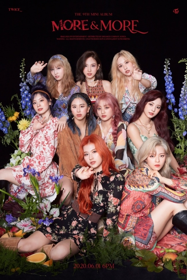 트와이스 신보 'MORE & MORE'(모어 앤드 모어) 포스터. JYP엔터테인먼트