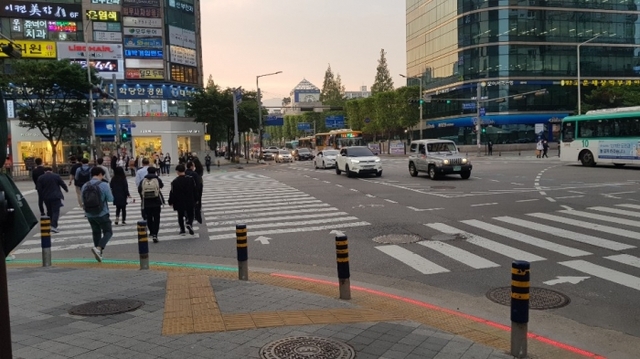 ▲ 보도 바닥신호-1