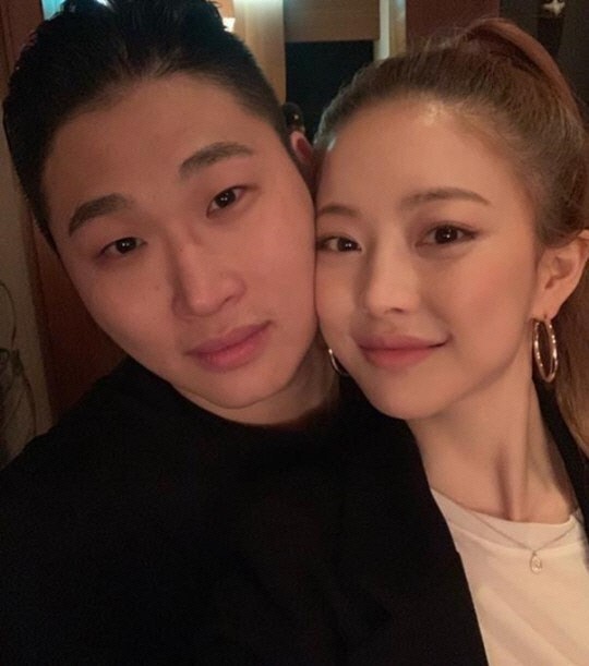 레퍼 스윙스와 모델 임보라. SNS