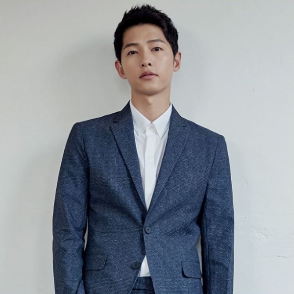 배우 송중기. 하이스토리디앤씨