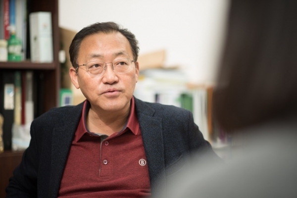 김배용(공학박사/前 경희대학교 생명과학대 교수) ㈜피러스 대표이사.