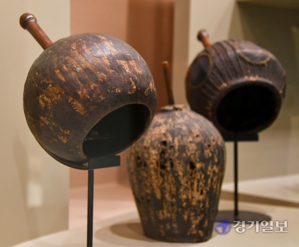 지난 5월 20일 경기도 문화재 14호로 지정된 조족등. 조선 후기 순라군이 사용한 이 유물은 보통의 조족등이 기름종이로 만든 것과는 달리 박을 잘라 만들었다는 점이 높게 평가됐다. 윤원규 기자