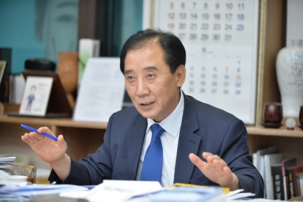 박윤국 시장