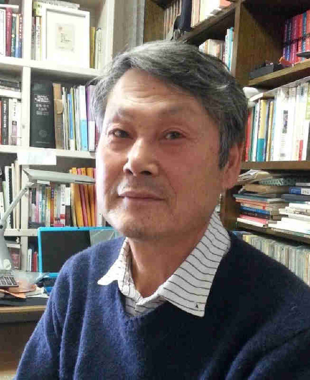 ▲ 수원 출생.월간 <시see> 추천시인상으로 등단. 서울시인협회 회원. 시집 <아내는 풍선껌을 아직까지 불고 있다 >