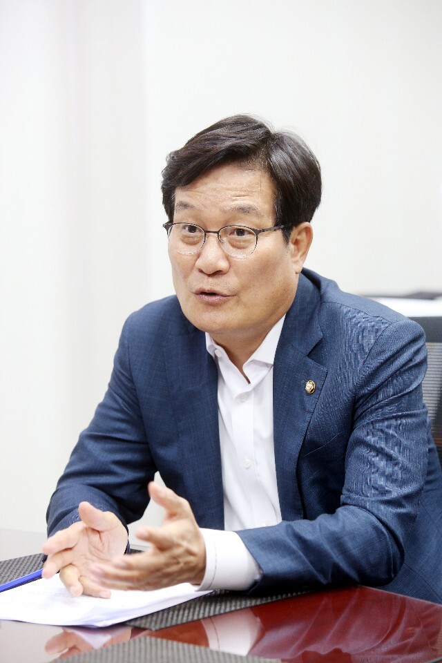 신동근 의원(재선, 인천 서을)