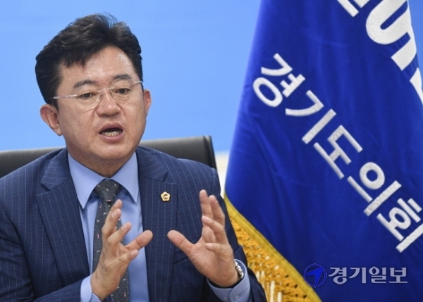 박근철 경기도의회 민주당 대표. 사진=조주현기자