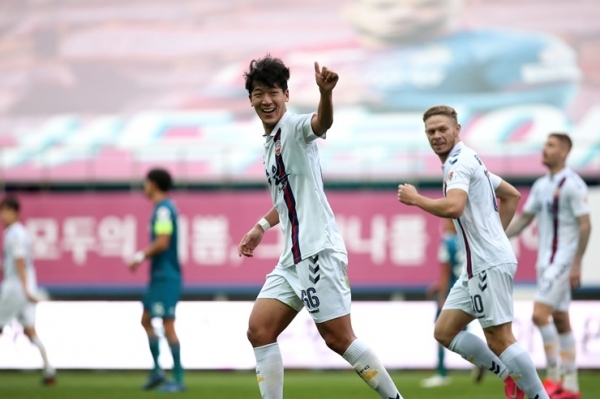 수원FC가 정재용의 환상적인 결승골을 앞세워 5연승을 질주했다. 프로축구연맹제공