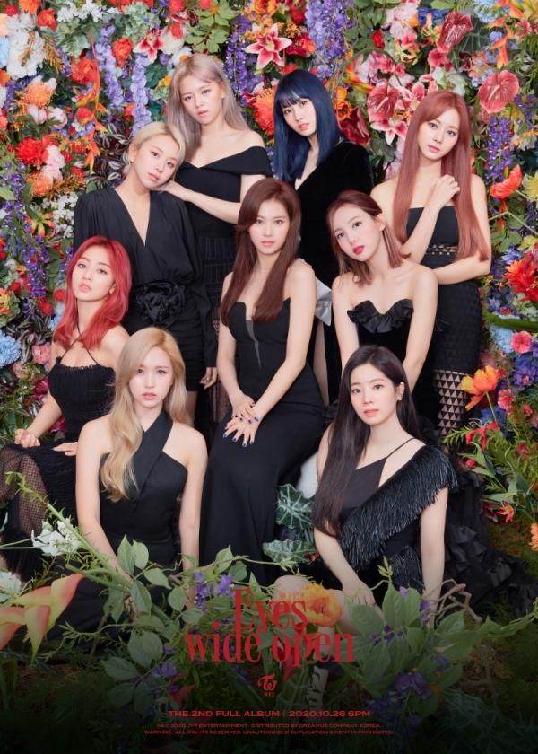 트와이스 정규 2집 'Eyes wide open'(아이즈 와이드 오픈) 단체 티저 이미지를. JYP엔터테인먼트