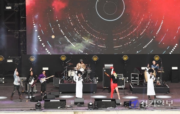 2020 인천 펜타포트 락 페스티벌 첫날인 16일 오후 행사장인 인천 송도 달빛축제공원에서 비대면 공연이 열리고 있다. 장용준 기자