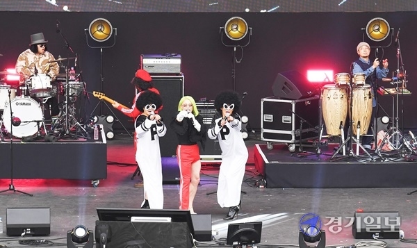 2020 인천 펜타포트 락 페스티벌 첫날인 16일 오후 행사장인 인천 송도 달빛축제공원에서 비대면 공연이 열리고 있다. 장용준 기자