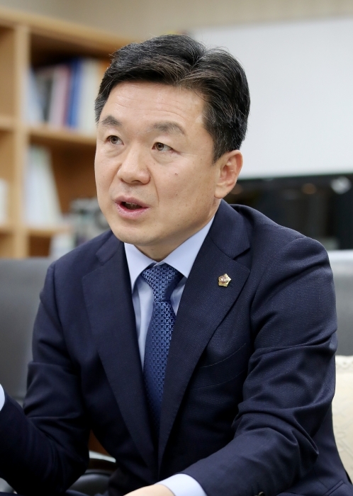 김희철 산업경제위원장 인천일보 인터뷰