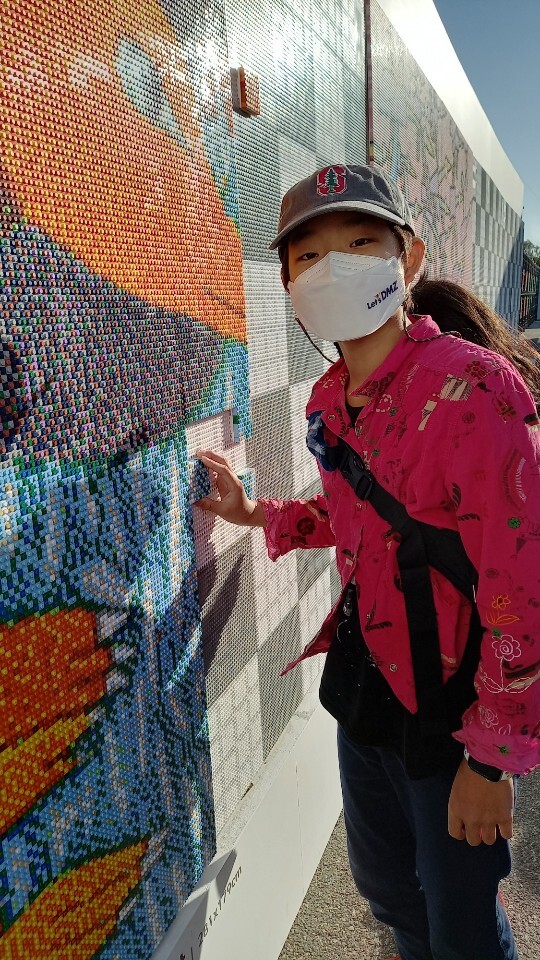 ▲ 전시에 참여한 전이수 작가