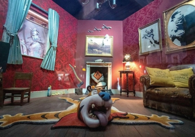▲ COLLECTOR'S ROOM