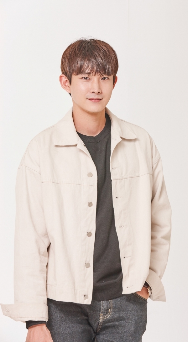 배우 황재훈. iAA엔터테인먼트