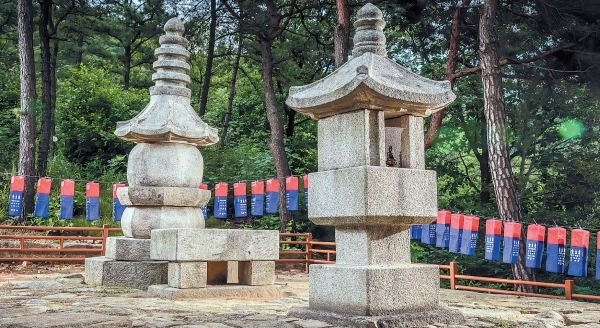나옹선사 부도 및 석등(경기도유형문화재 제50호)