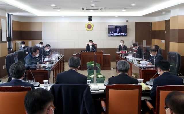 ▲ 제267회_인천광역시의회_제2차_정례회_제1차_산업경제위원회 3