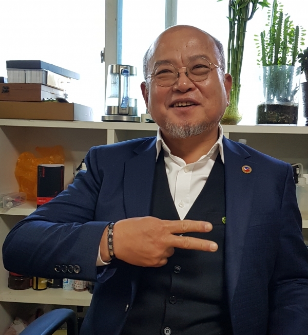 김홍 한국중ㆍ고배구연맹 회장