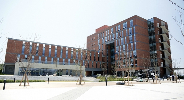 ▲ Bridge Campus