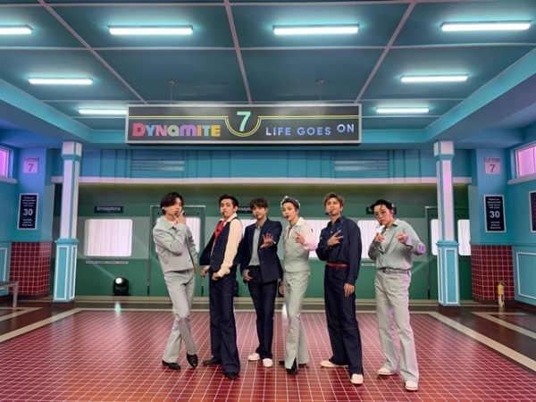 그룹 방탄소년단. 빅히트 엔터테인먼트