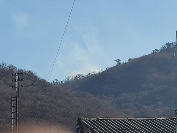 남양주시 화도읍 마석우리 한 야산에서 발생한 화재 모습. 사진=산림청 제공