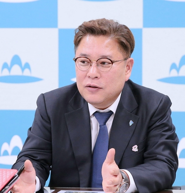 ▲ 나이스미추 김정식 구청장 인터뷰 142~2