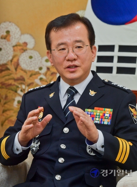 4일 오전 김원준 경기남부경찰청장이 취임인터뷰를 하고 있다. 윤원규기자
