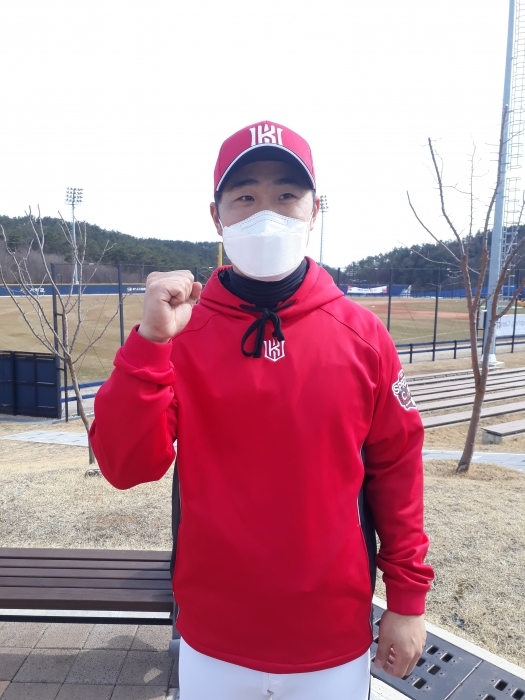 ▲ KT 신본기. 권재민기자