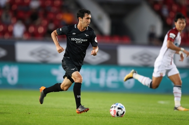 ▲ 성남FC 이스칸데로프_프로축구연맹 제공