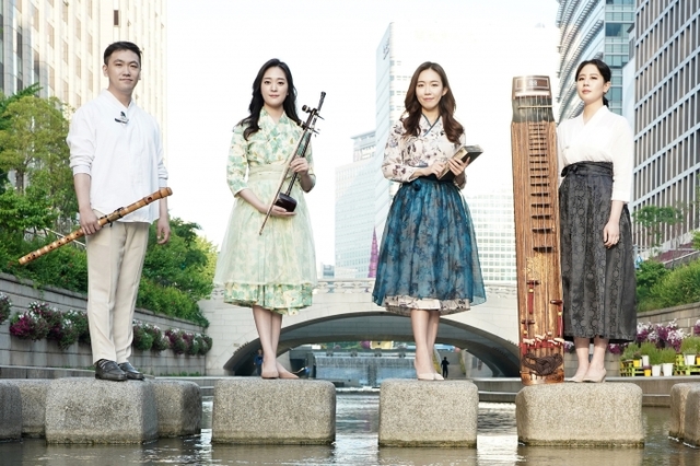 ▲ 창작그룹 '동화'-(왼쪽부터) 서유석(대금),  이수아(해금), 임상숙(정가), 윤희연(거문고)