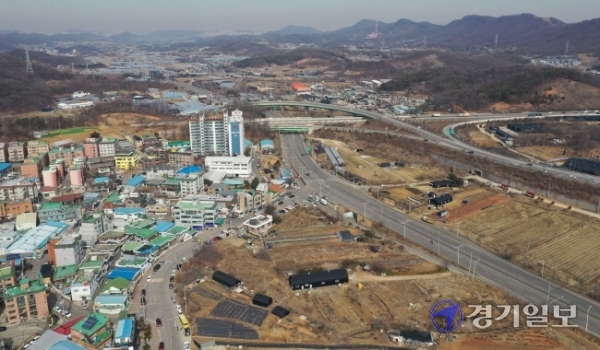 정부가 2·4 공급대책을 통해 수도권에 18만가구의 신규 공공택지를 확보하기로 발표한 가운데, 그 중 7만호의 주택을 지을 신도시급 택지로 광명·시흥지구를 23일 선정했다. 사진은 이날 광명·시흥지구의 모습.조주현기자