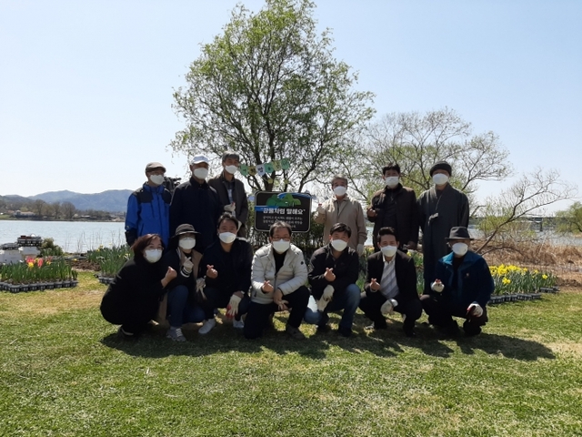 ▲ 제막식 후 기념촬영