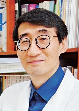 ▲ 다사랑중앙병원 정신건강의학과 김석산 원장