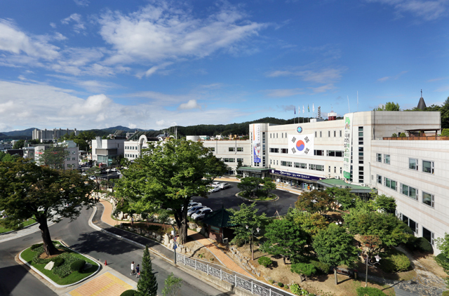 ▲ 가평군청 전경.
