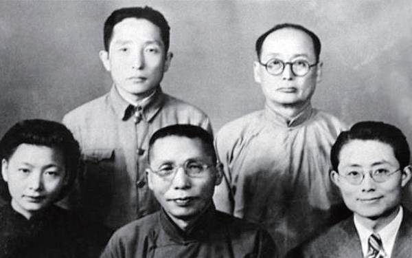 폭탄제조 왕백수 부인 백범 김구 왕백수 뒷줄 엄항섭 박찬익(1932년 상해).