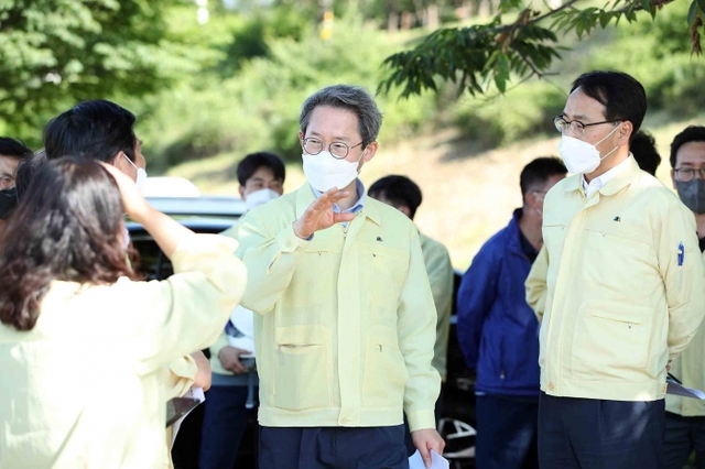 ▲ 김희겸 본부장이 구리시 우수저류시설 등을 점검하고 있다.