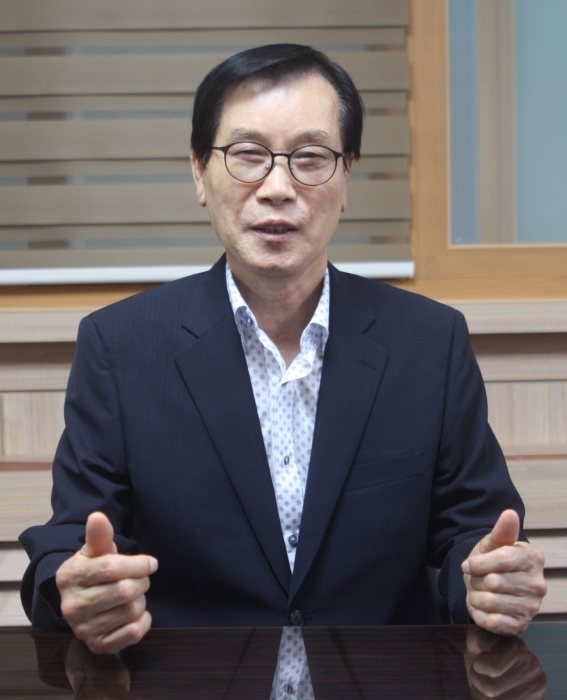박충규 장안사랑발전위원회 회장. 김경수기자