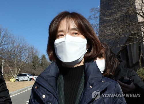 지난해 12월 박은정 법무부 감찰담당관이 윤석열 당시 검찰총장에 대한 감찰 타당성을 검토하는 감찰위원회 회의에 참석해 의견진술을 마친 뒤 법무부 청사를 나서고 있다. 연합뉴스