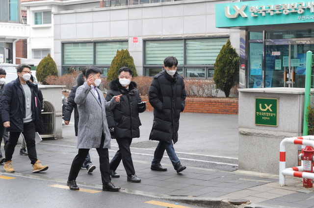 10.원미동 일원  공공와이파이 체험하고 있다