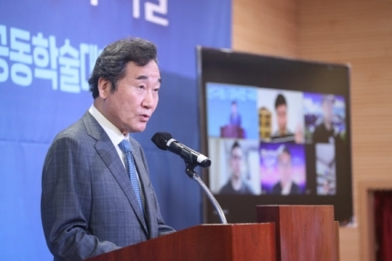 지난 5월 서울 영등포구 하이 서울유스 호스텔 대강당에서 열린 `바이든 시대 동북아 전망과 한국의 역할` 심포지엄에 참석한 이낙연 전 더불어민주당 대표가 자신의 외교 안보 구상을 밝히고 있다.이낙연 캠프 제공